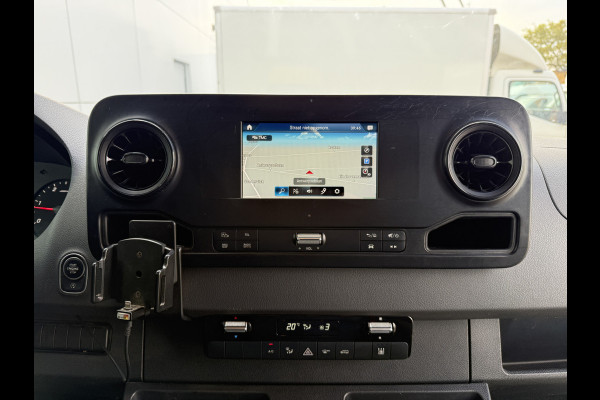 Mercedes-Benz Sprinter 319 3.0 CDI 6 Cilinder Automaat L2H2 Dubbele Schuifdeur 3.5t Trekhaak Cruise Control Climate Control Camera Navigatie Lucht Geveerde Stoel