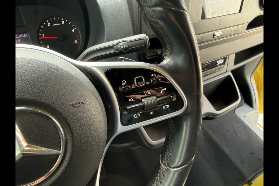Mercedes-Benz Sprinter 319 3.0 CDI 6 Cilinder Automaat L2H2 Dubbele Schuifdeur 3.5t Trekhaak Cruise Control Climate Control Camera Navigatie Lucht Geveerde Stoel