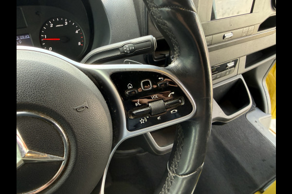 Mercedes-Benz Sprinter 319 3.0 CDI 6 Cilinder Automaat L2H2 Dubbele Schuifdeur 3.5t Trekhaak Cruise Control Climate Control Camera Navigatie Lucht Geveerde Stoel