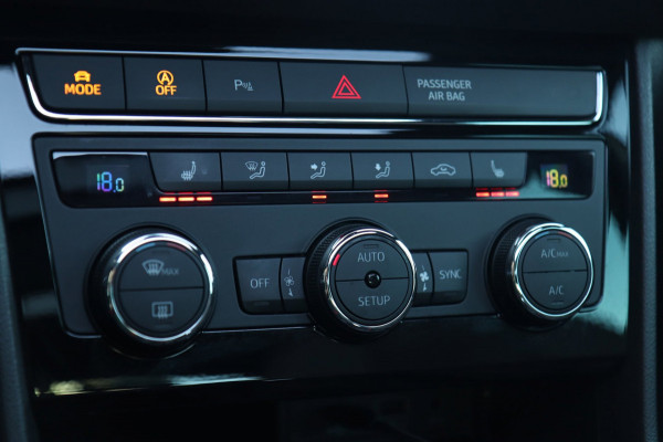 Seat Leon ST 1.5 TSI FR Edition Black / PANODAK / ACC / BEATS / KEYLESS / CAMERA