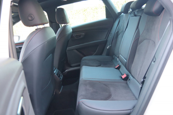 Seat Leon ST 1.5 TSI FR Edition Black / PANODAK / ACC / BEATS / KEYLESS / CAMERA