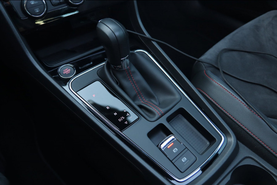 Seat Leon ST 1.5 TSI FR Edition Black / PANODAK / ACC / BEATS / KEYLESS / CAMERA