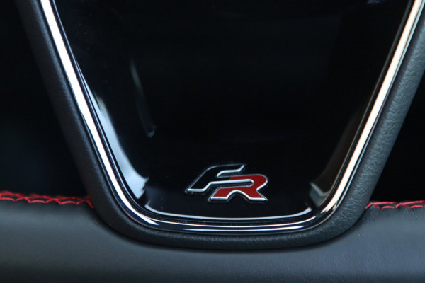 Seat Leon ST 1.5 TSI FR Edition Black / PANODAK / ACC / BEATS / KEYLESS / CAMERA