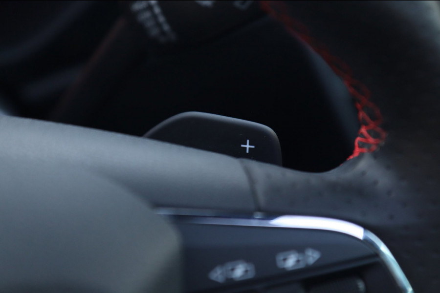 Seat Leon ST 1.5 TSI FR Edition Black / PANODAK / ACC / BEATS / KEYLESS / CAMERA