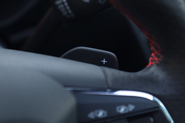 Seat Leon ST 1.5 TSI FR Edition Black / PANODAK / ACC / BEATS / KEYLESS / CAMERA