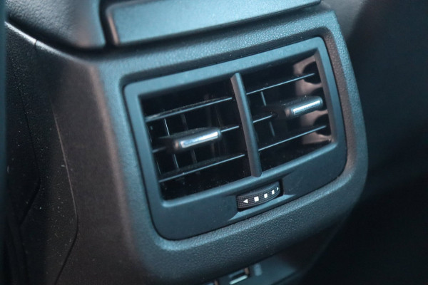 Seat Leon ST 1.5 TSI FR Edition Black / PANODAK / ACC / BEATS / KEYLESS / CAMERA