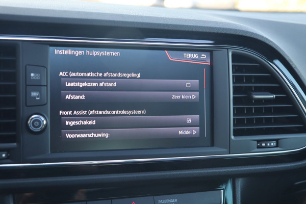 Seat Leon ST 1.5 TSI FR Edition Black / PANODAK / ACC / BEATS / KEYLESS / CAMERA