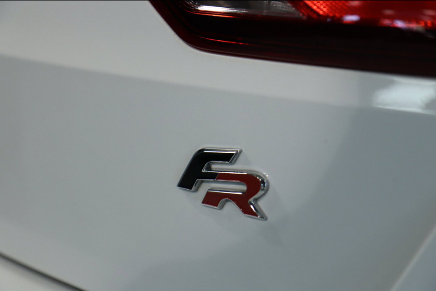 Seat Leon ST 1.5 TSI FR Edition Black / PANODAK / ACC / BEATS / KEYLESS / CAMERA