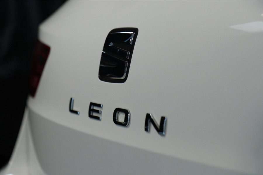 Seat Leon ST 1.5 TSI FR Edition Black / PANODAK / ACC / BEATS / KEYLESS / CAMERA