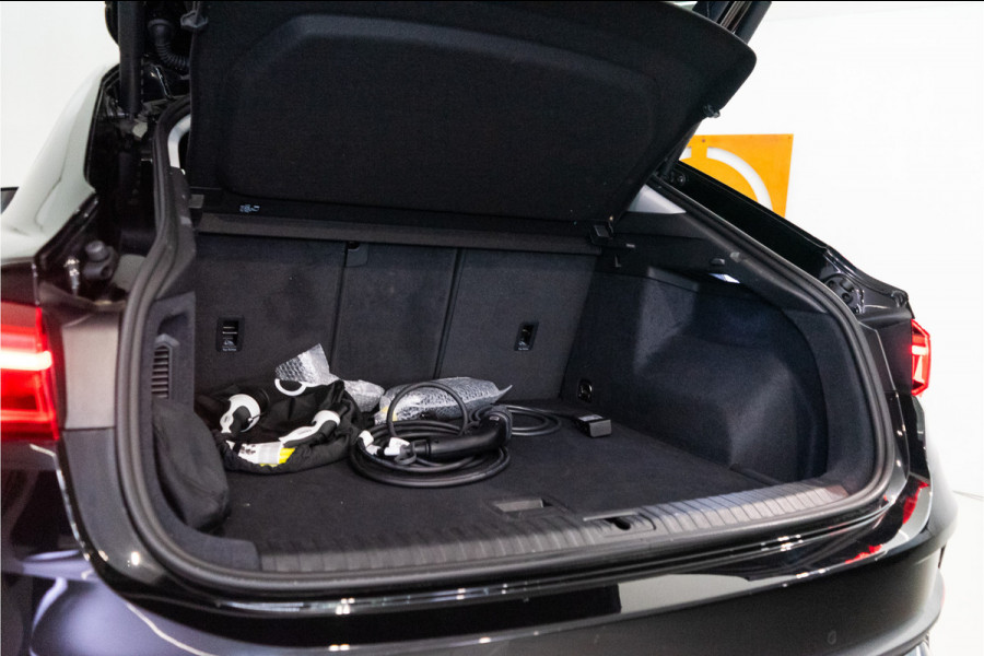 Audi Q3 Sportback 45 TFSI e Edition 245PK | Pano | 360 | Carplay | Matrix | Keyless | 12 MND Garantie