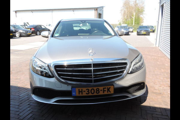 Mercedes-Benz C-Klasse 180 Business Solution Plus Upgrade Edition