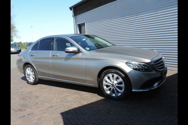 Mercedes-Benz C-Klasse 180 Business Solution Plus Upgrade Edition