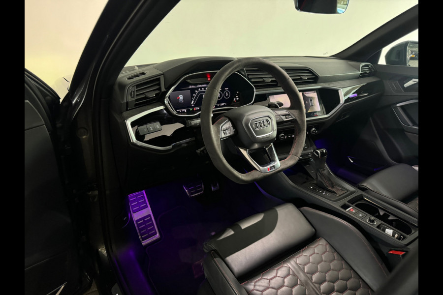 Audi RSQ3 Sportback 2.5 TFSI Pano|Memory|B&O|Trekhaak|Sfeer