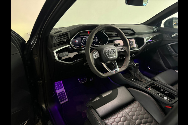 Audi RSQ3 Sportback 2.5 TFSI Pano|Memory|B&O|Trekhaak|Sfeer