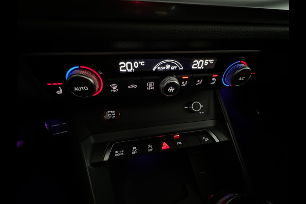 Audi RSQ3 Sportback 2.5 TFSI Pano|Memory|B&O|Trekhaak|Sfeer