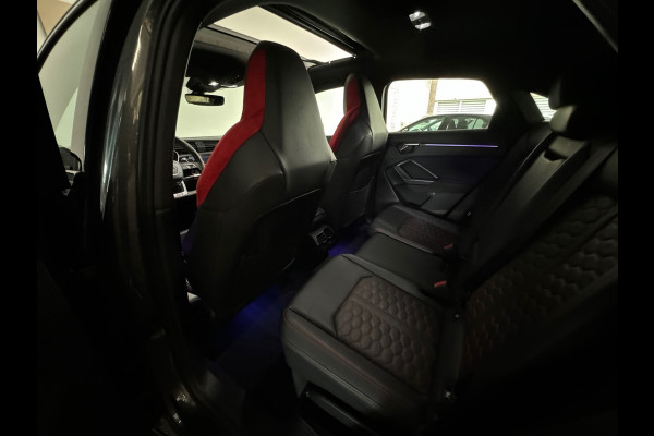 Audi RSQ3 Sportback 2.5 TFSI Pano|Memory|B&O|Trekhaak|Sfeer