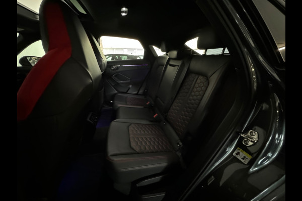 Audi RSQ3 Sportback 2.5 TFSI Pano|Memory|B&O|Trekhaak|Sfeer