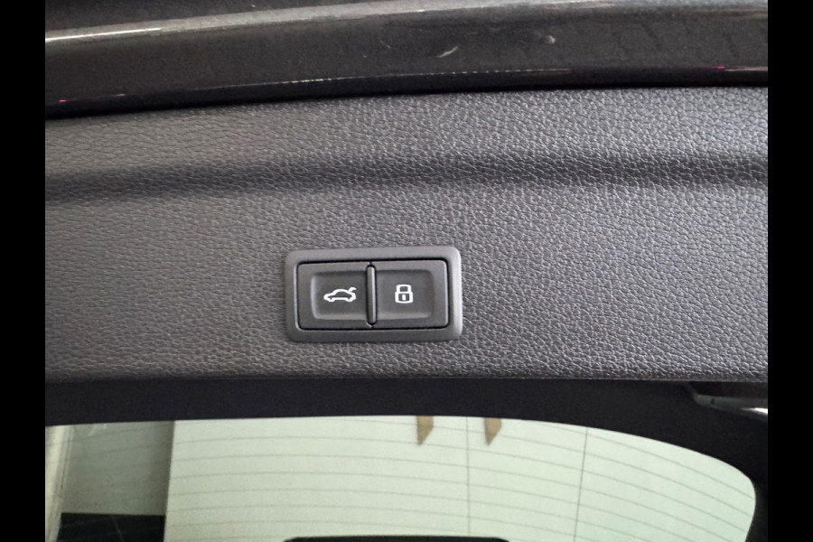 Audi RSQ3 Sportback 2.5 TFSI Pano|Memory|B&O|Trekhaak|Sfeer