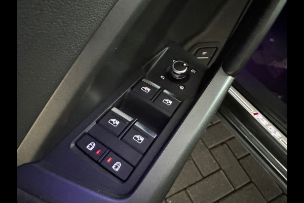 Audi RSQ3 Sportback 2.5 TFSI Pano|Memory|B&O|Trekhaak|Sfeer