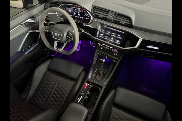 Audi RSQ3 Sportback 2.5 TFSI Pano|Memory|B&O|Trekhaak|Sfeer