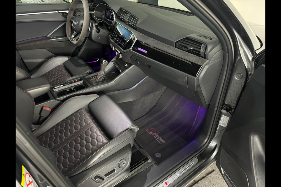 Audi RSQ3 Sportback 2.5 TFSI Pano|Memory|B&O|Trekhaak|Sfeer