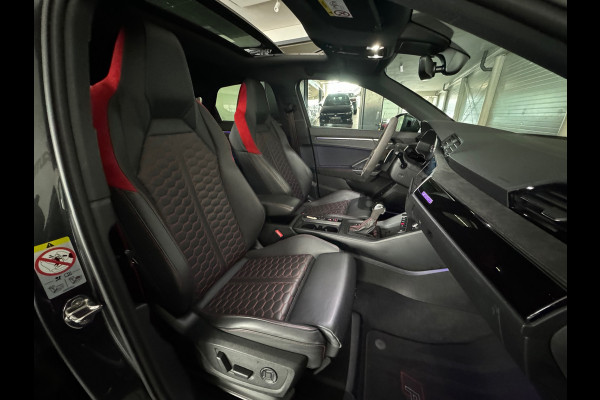 Audi RSQ3 Sportback 2.5 TFSI Pano|Memory|B&O|Trekhaak|Sfeer