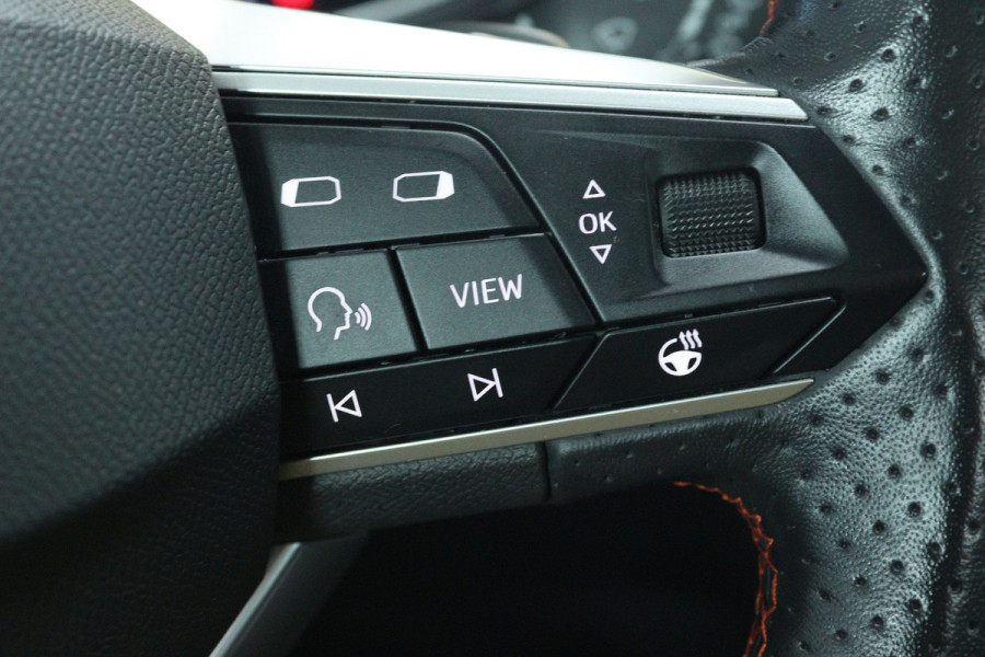 Seat Ateca 1.5 TSI FR Business Intense (PANORAMADAK, STOEL/STUUR VERWARMING, DIGITALE COCKPIT, CAMERA, CRUISE ADPATIEF)
