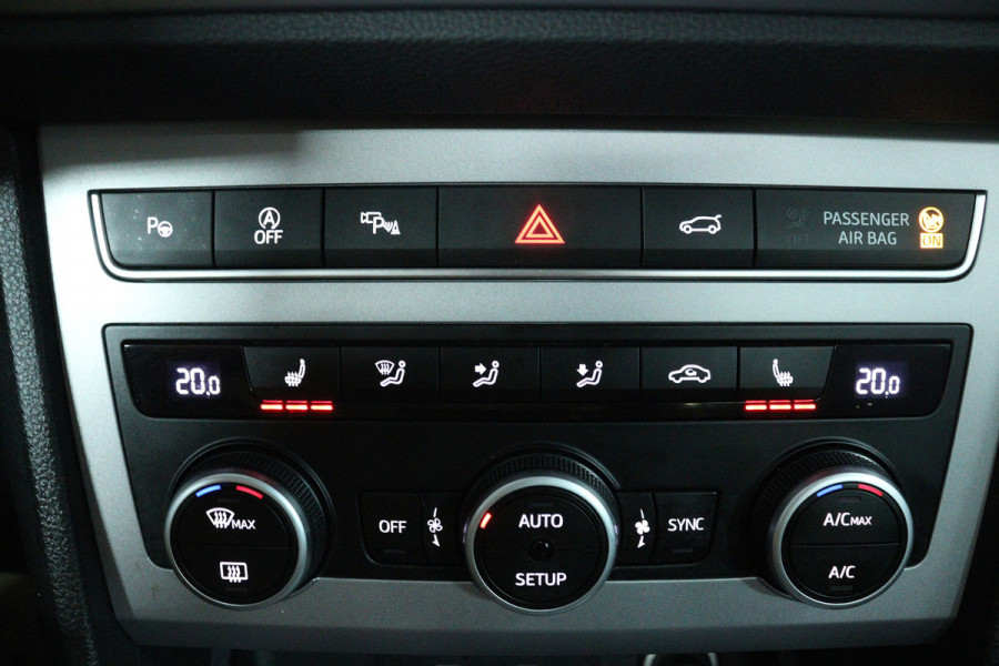 Seat Ateca 1.5 TSI FR Business Intense (PANORAMADAK, STOEL/STUUR VERWARMING, DIGITALE COCKPIT, CAMERA, CRUISE ADPATIEF)