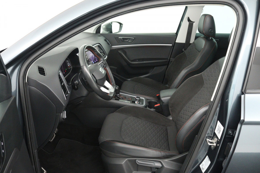 Seat Ateca 1.5 TSI FR Business Intense (PANORAMADAK, STOEL/STUUR VERWARMING, DIGITALE COCKPIT, CAMERA, CRUISE ADPATIEF)