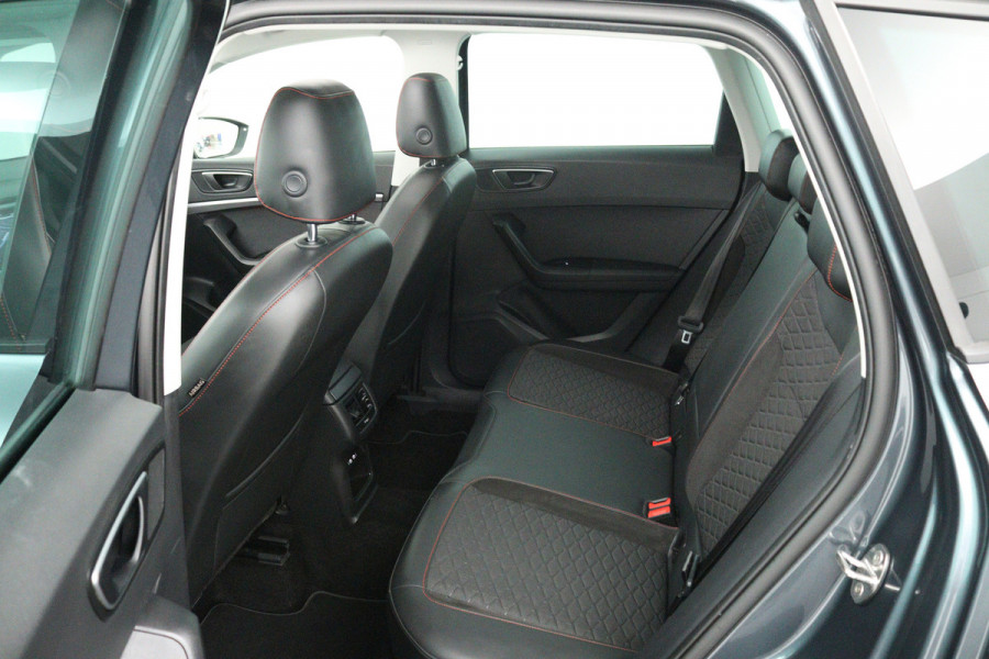 Seat Ateca 1.5 TSI FR Business Intense (PANORAMADAK, STOEL/STUUR VERWARMING, DIGITALE COCKPIT, CAMERA, CRUISE ADPATIEF)