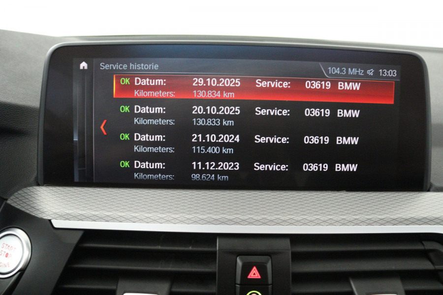 BMW X3 XDrive30i High Executive (PANORAMADAK, TREKHAAK, STOELVERWARMING, CAMERA, ELEKTR STOELEN, DEALER ONDERHOUDEN)