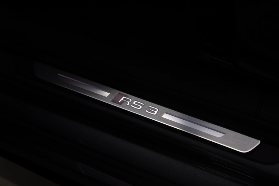 Audi A3 Sportback 2.5 TFSI RS 3 quattro HULK PANO/KERAMISCH/B&O/HUD/CARBONSPOILER/VOL