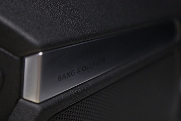 Audi A3 Sportback 2.5 TFSI RS 3 quattro HULK PANO/KERAMISCH/B&O/HUD/CARBONSPOILER/VOL