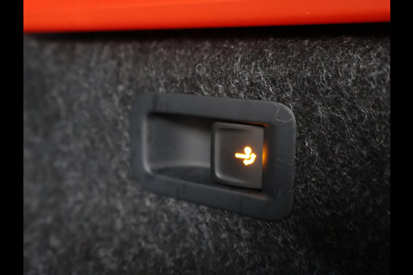 Škoda ENYAQ iV 60 + LEDER | PANORAMA | ELEK. TREKHAAK | | HEAD-UP | CARPLAY | SFEERVERLICHTING