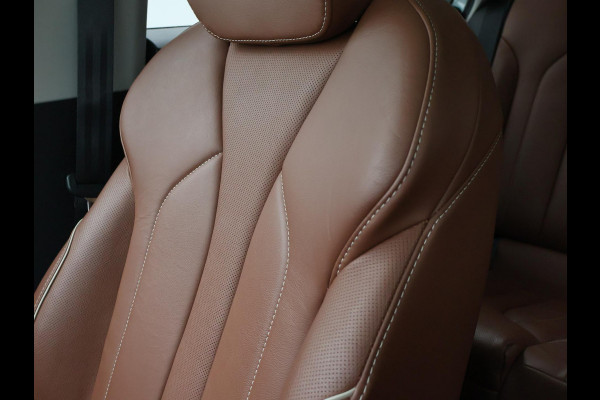 Škoda ENYAQ iV 60 + LEDER | PANORAMA | ELEK. TREKHAAK | | HEAD-UP | CARPLAY | SFEERVERLICHTING