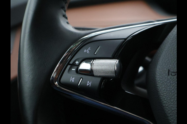 Škoda ENYAQ iV 60 + LEDER | PANORAMA | ELEK. TREKHAAK | | HEAD-UP | CARPLAY | SFEERVERLICHTING