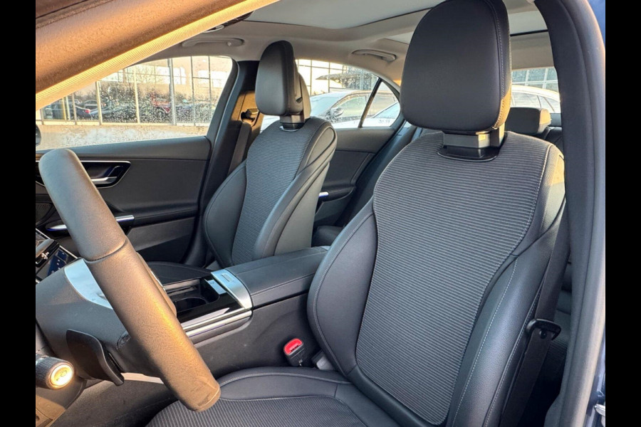 Mercedes-Benz C-Klasse 300e AVANTGARDE ** HIGH LED, NAVI+, PANORAMA, MEMORY, DISTR ** 1e EIG - Ex MB-AG - € 17.200,= onder NP ** ** INFORMEER OOK NAAR ONZE AANTREKKELIJKE FINANCIAL-LEASE TARIEVEN **