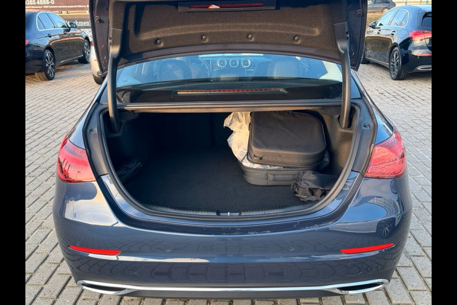 Mercedes-Benz C-Klasse 300e AVANTGARDE ** HIGH LED, NAVI+, PANORAMA, MEMORY, DISTR ** 1e EIG - Ex MB-AG - € 17.200,= onder NP ** ** INFORMEER OOK NAAR ONZE AANTREKKELIJKE FINANCIAL-LEASE TARIEVEN **