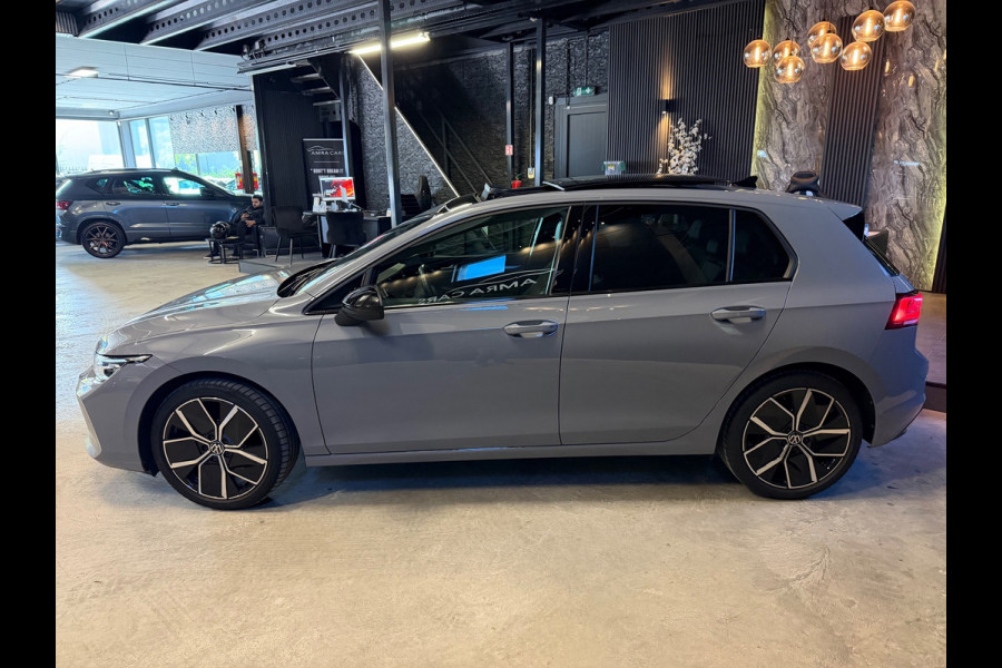 Volkswagen Golf 1.5 eTSI R-Line|50 Edition|PANO|FULL OPTIONS