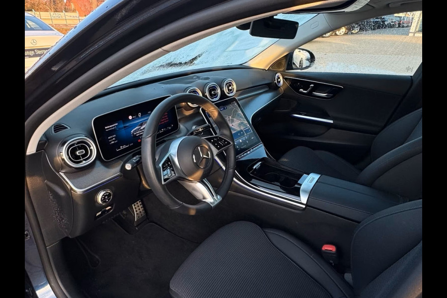 Mercedes-Benz C-Klasse 300e AVANTGARDE ** HIGH LED, NAVI+, MEMORY, VERW. STUUR, SPIEGEL-PACK ** 1e EIG - Ex MB-AG - € 19.200,= onder NP ** ** INFORMEER OOK NAAR ONZE AANTREKKELIJKE FINANCIAL-LEASE TARIEVEN **