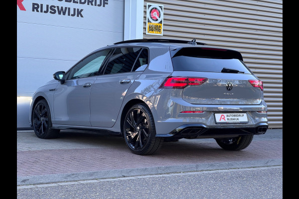 Volkswagen Golf 1.5 eTSI R-Line Pano/Matrix/Camera