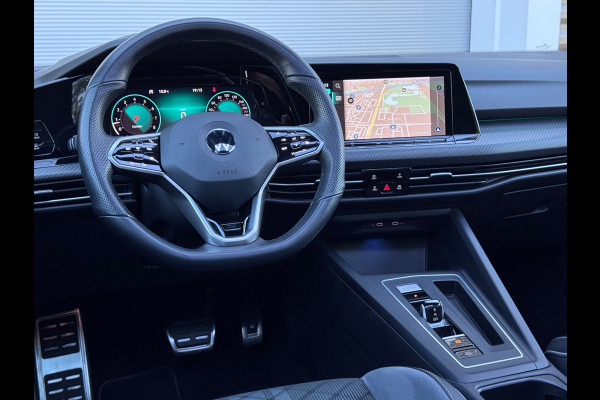 Volkswagen Golf 1.5 eTSI R-Line Pano/Matrix/Camera