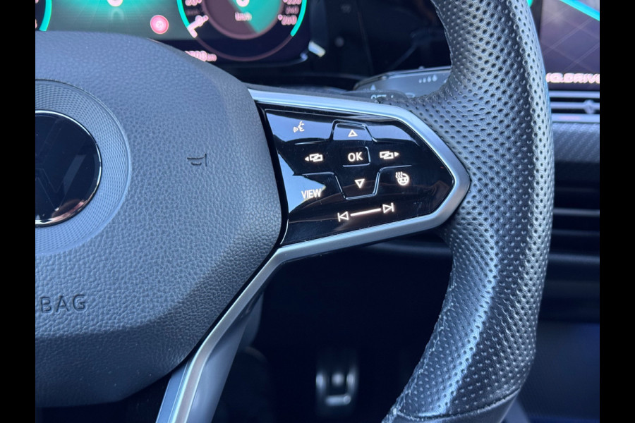 Volkswagen Golf 1.5 eTSI R-Line Pano/Matrix/Camera