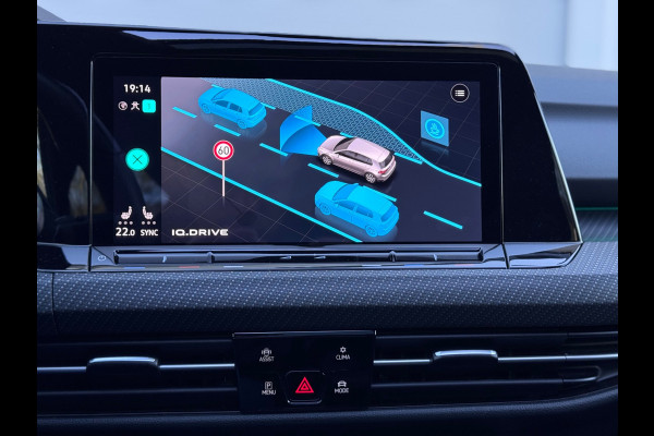 Volkswagen Golf 1.5 eTSI R-Line Pano/Matrix/Camera