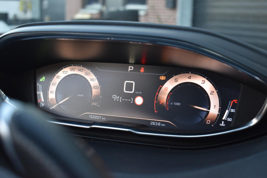 Peugeot 5008 1.6 e-THP GT-Line Pano Lane Camera 7P