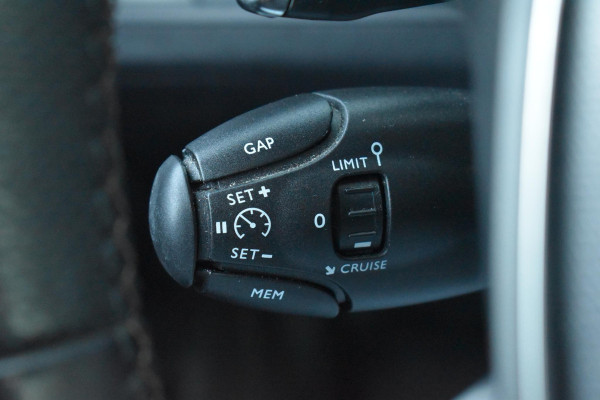 Peugeot 5008 1.6 e-THP GT-Line Pano Lane Camera 7P