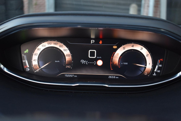 Peugeot 5008 1.6 e-THP GT-Line Pano Lane Camera 7P
