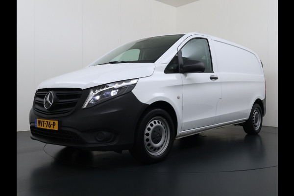 Mercedes-Benz Vito 116CDI 164pk AUT-9 Navi Adaptive-Control Camera *Sortimo Kasten* PDC-a+v Lane-Assist Sport/Comfort-Stoelen+Verwarmd Trekhaak Ecc Betonplex Vloer Schuifdeur Achterdeuren Licht-/regensensor Zijwind assistent Getint-Glas1e Eigenaar 2.500KG Trekgewicht 54.251 ex ex nieuw (86.370 inc inc.))