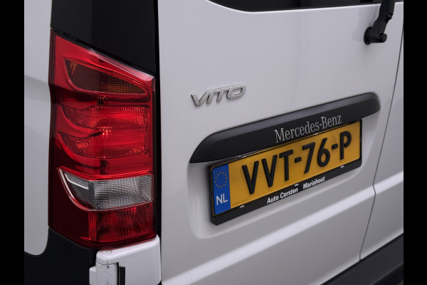 Mercedes-Benz Vito 116CDI 164pk AUT-9 Navi Adaptive-Control Camera *Sortimo Kasten* PDC-a+v Lane-Assist Sport/Comfort-Stoelen+Verwarmd Trekhaak Ecc Betonplex Vloer Schuifdeur Achterdeuren Licht-/regensensor Zijwind assistent Getint-Glas1e Eigenaar 2.500KG Trekgewicht 54.251 ex ex nieuw (86.370 inc inc.))