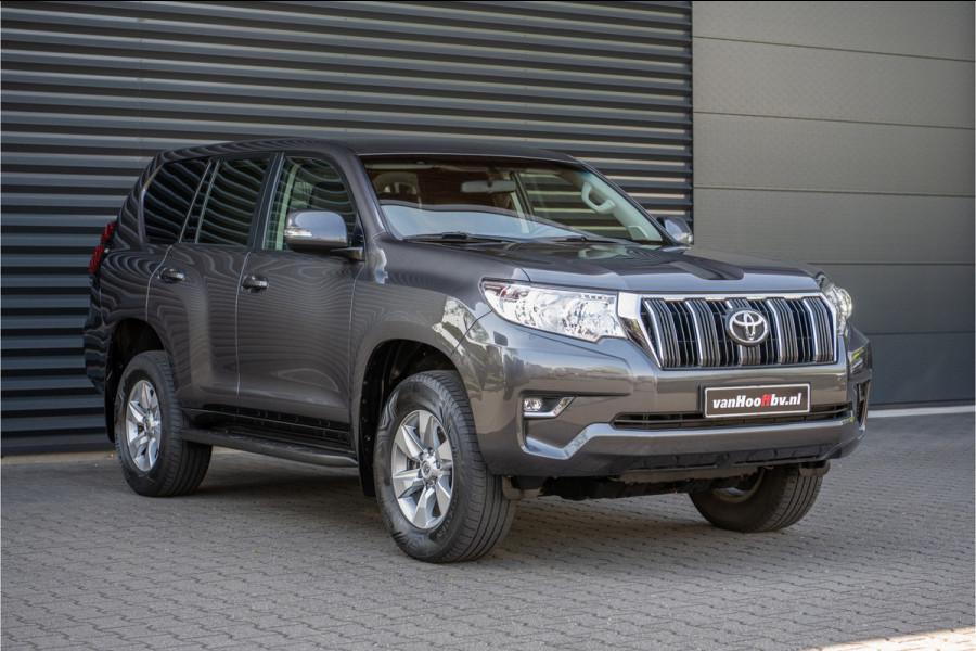 Toyota Land Cruiser 2.8 D-4D-F Grijs kenteken - Grijs metallic